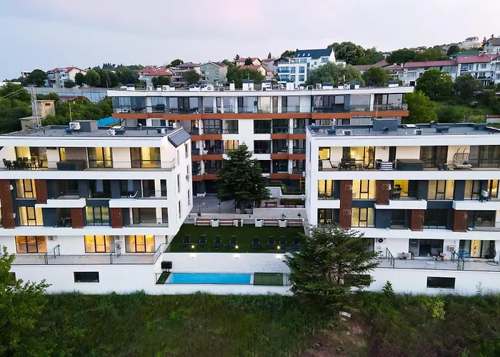 Saint George Apartments